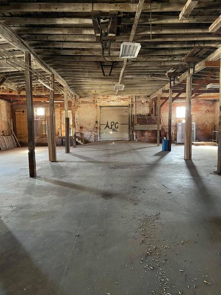 Maysville: 530 Sims St, Maysville, GA 30558